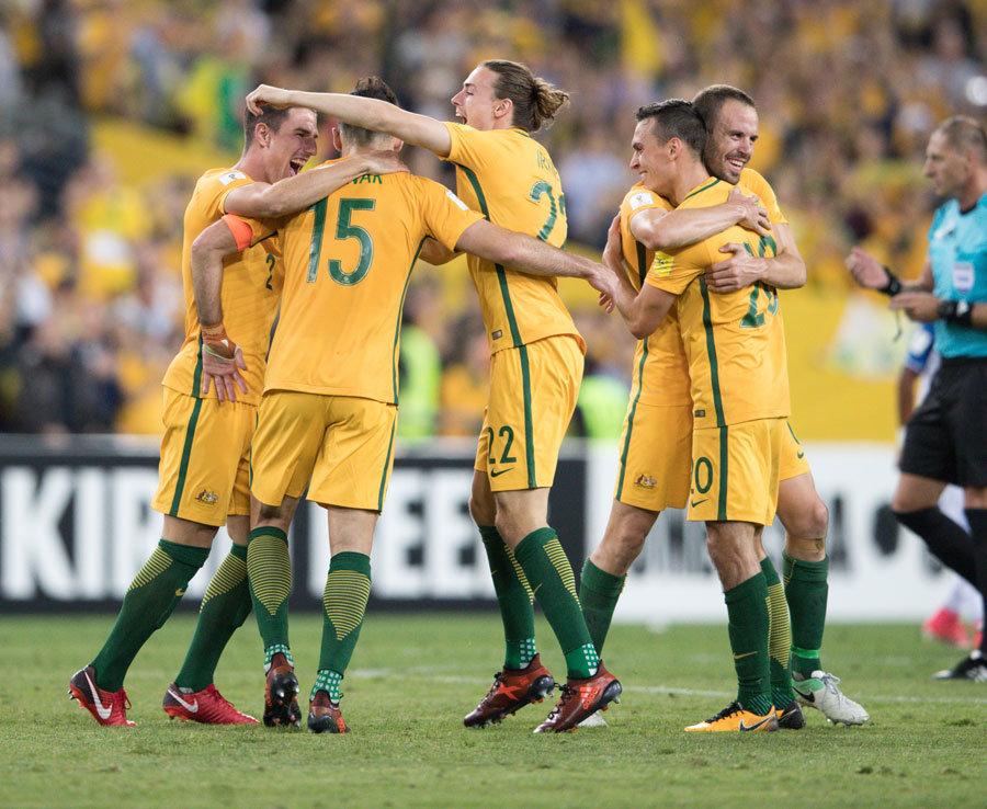 日媒：日本国门铃木彩艳预计13日在日本接受手指骨折手术