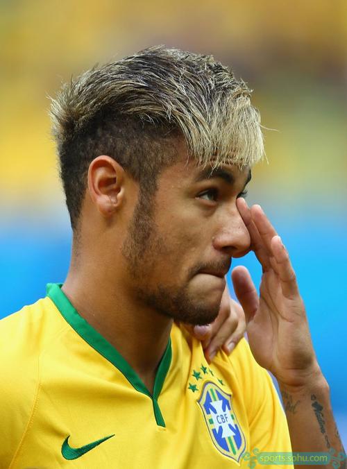 替补球员关键时刻得分逆转比赛