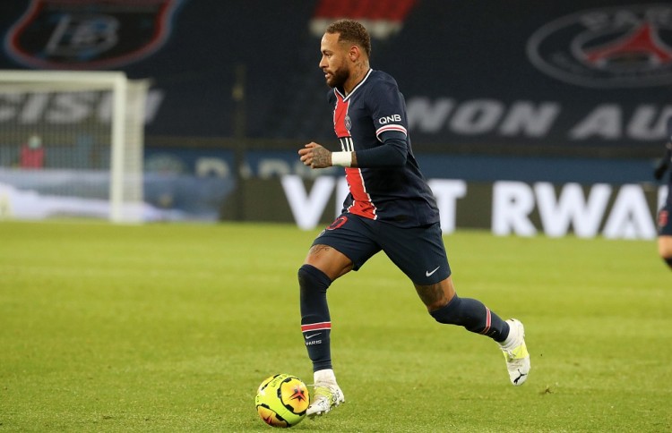 记者：斯卡洛尼将带着大力神杯参加世界杯抽签仪式