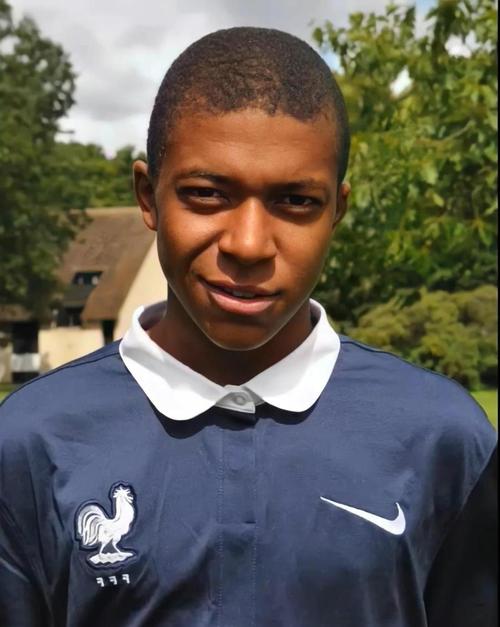 记者：尤文准备接受马赛对小维阿的报价，交易很快完成